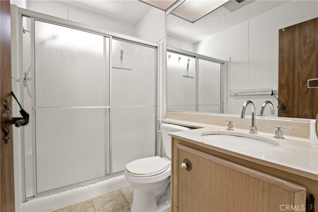 2514 Orangethorpe W 27