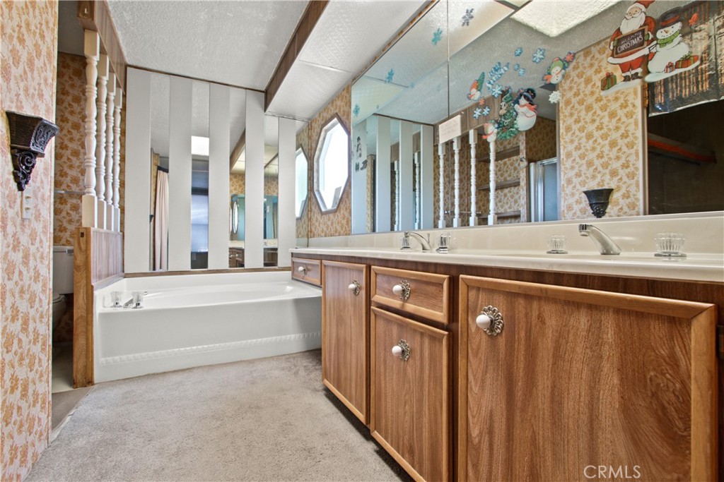 2514 Orangethorpe W 27