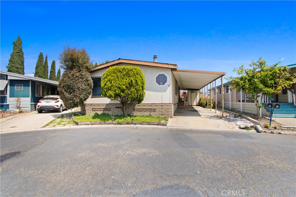 2514 Orangethorpe W 27