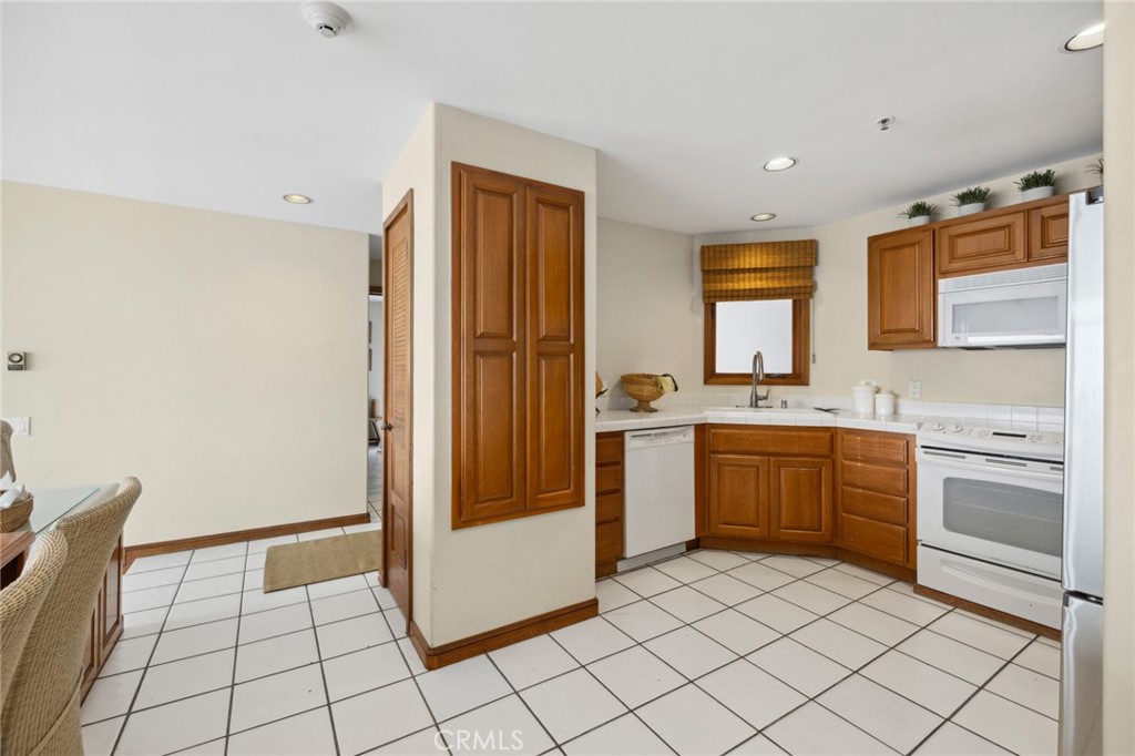 63 Camino De Flores 22