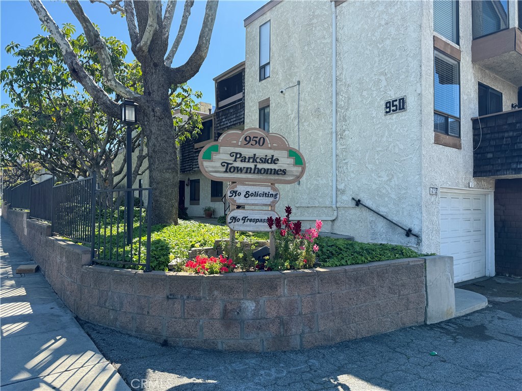 950 W Lambert Road 28