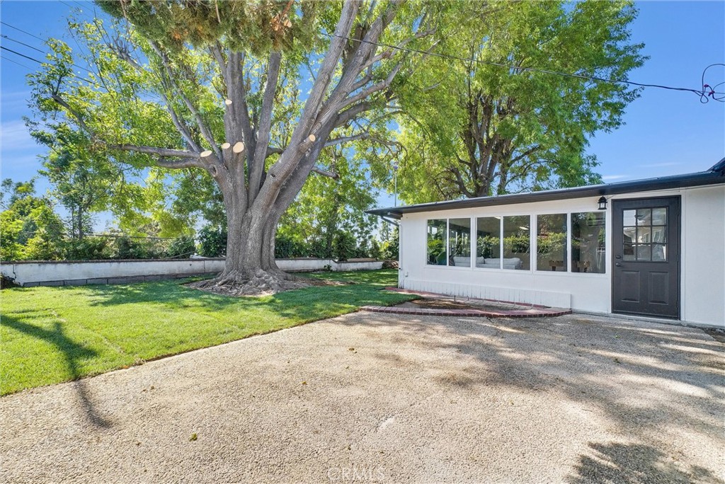 11841 Tigrina Avenue