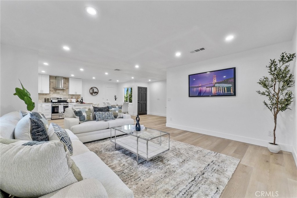 11841 Tigrina Avenue