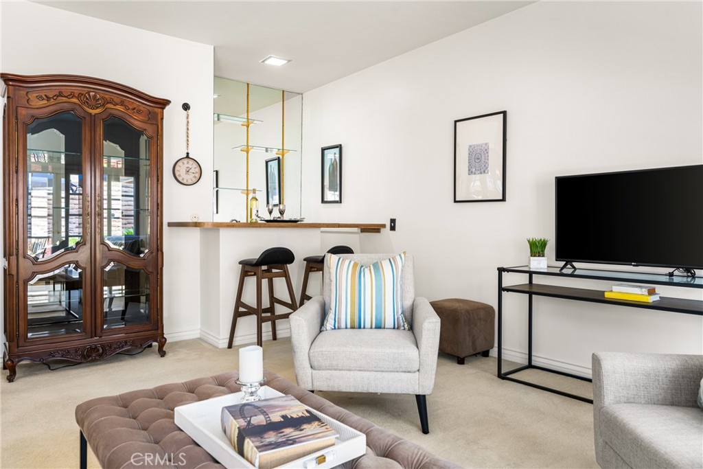 934 S La Salle Circle