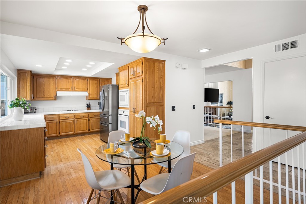 934 S La Salle Circle