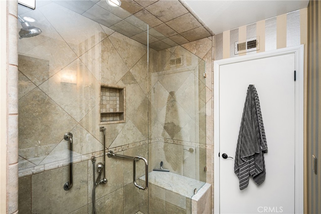 934 S La Salle Circle