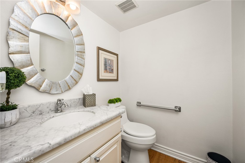 934 S La Salle Circle