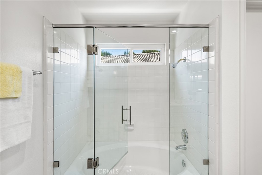 934 S La Salle Circle