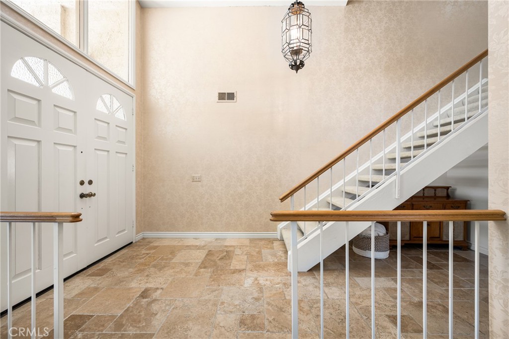 934 S La Salle Circle