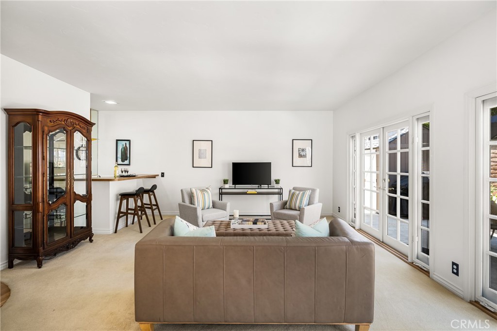 934 S La Salle Circle