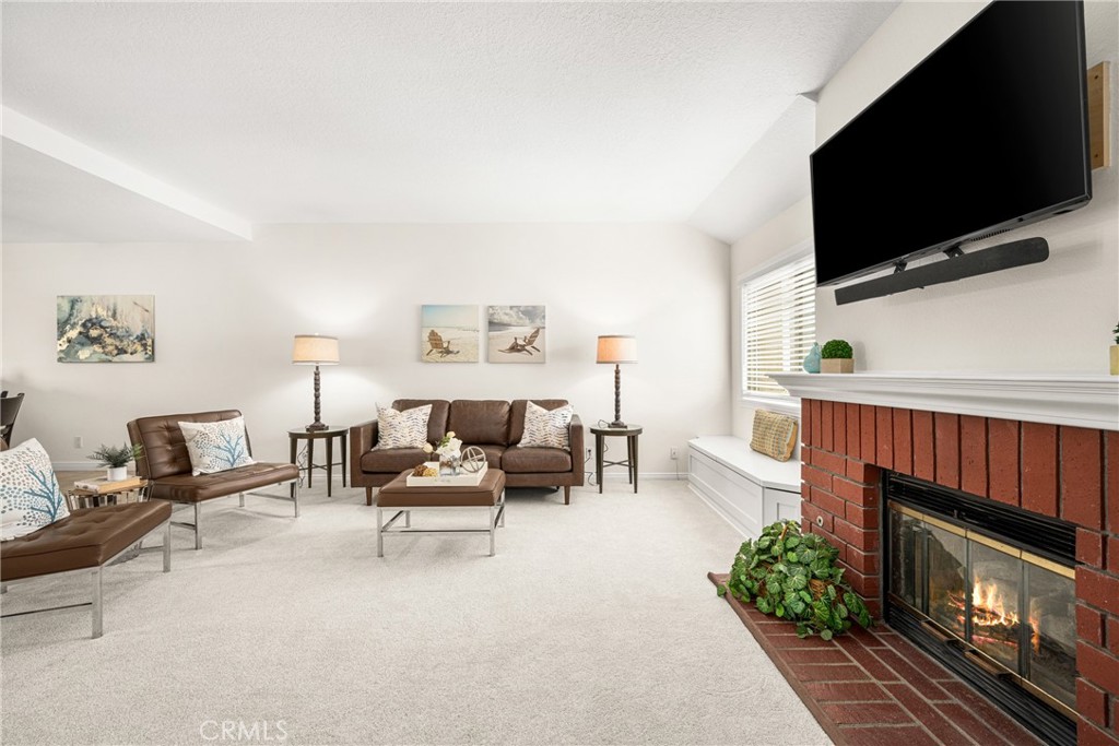 621 W Fletcher Avenue 3