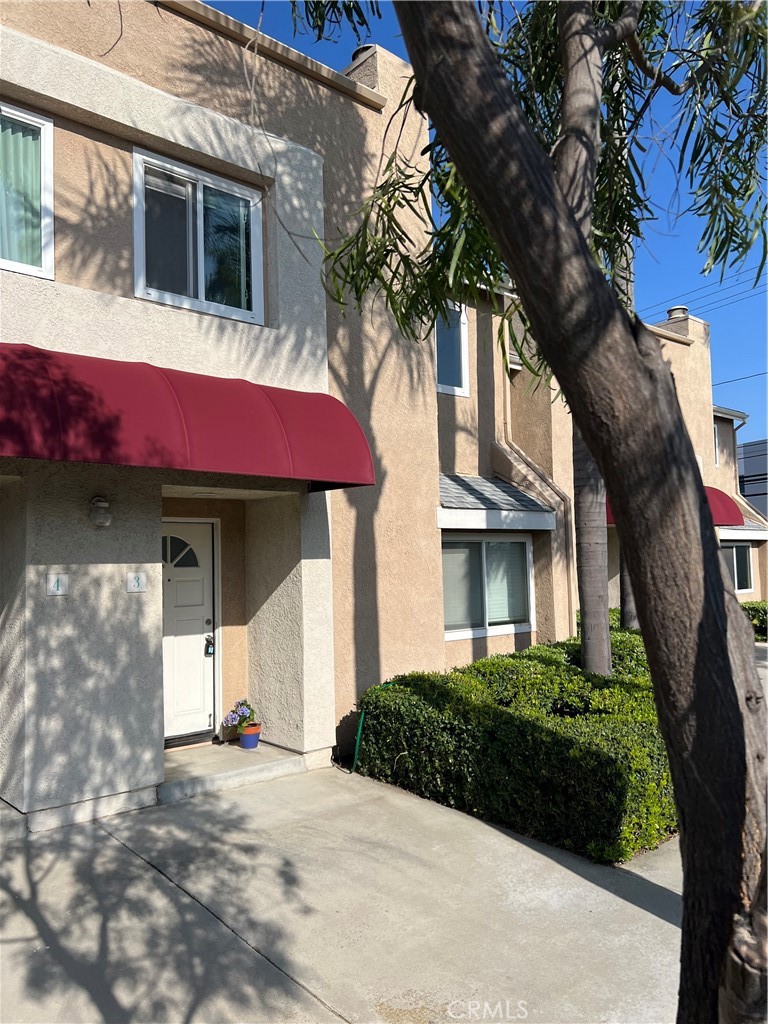 621 W Fletcher Avenue 3