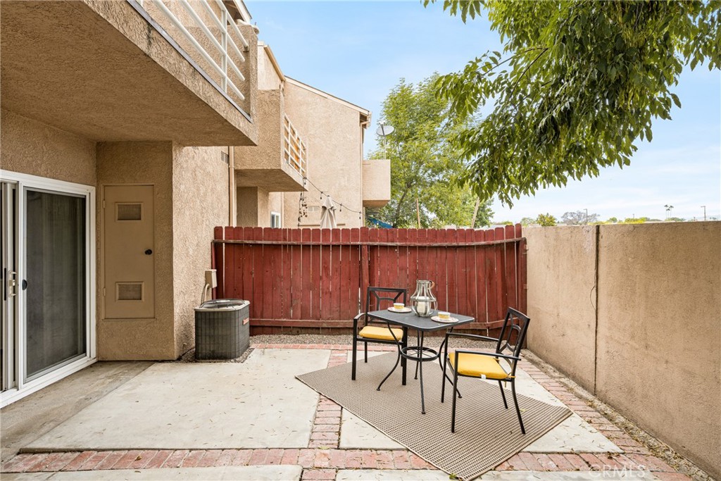 621 W Fletcher Avenue 3