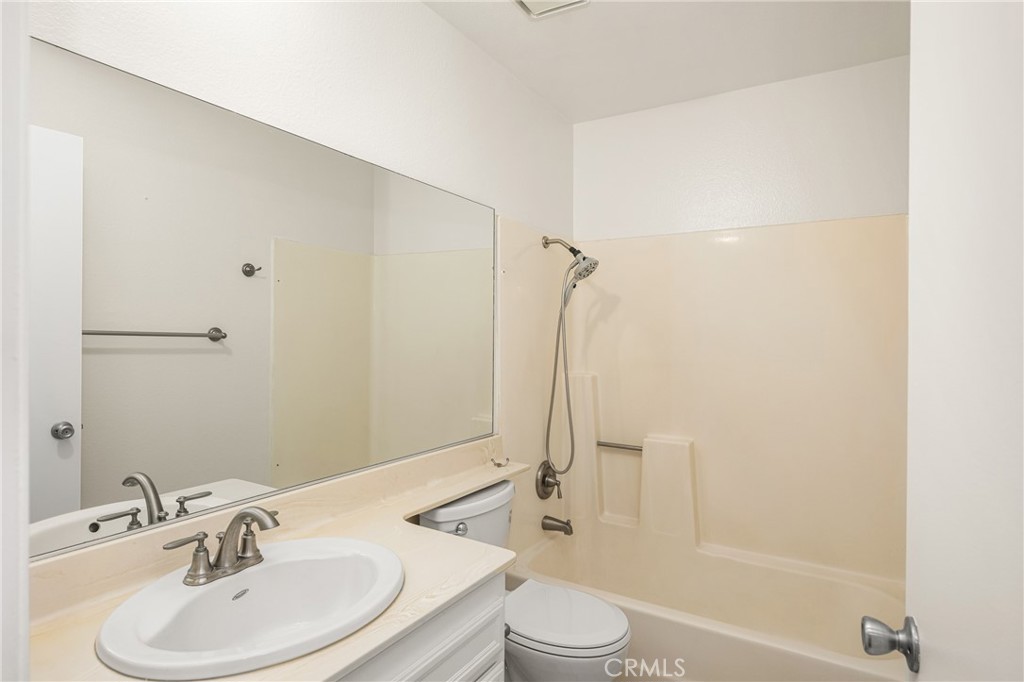 621 W Fletcher Avenue 3