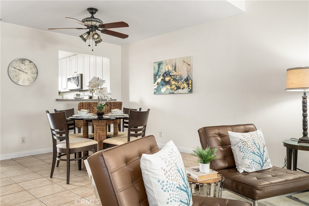 621 W Fletcher Avenue 3