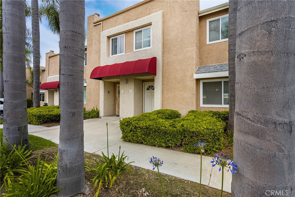 621 W Fletcher Avenue 3