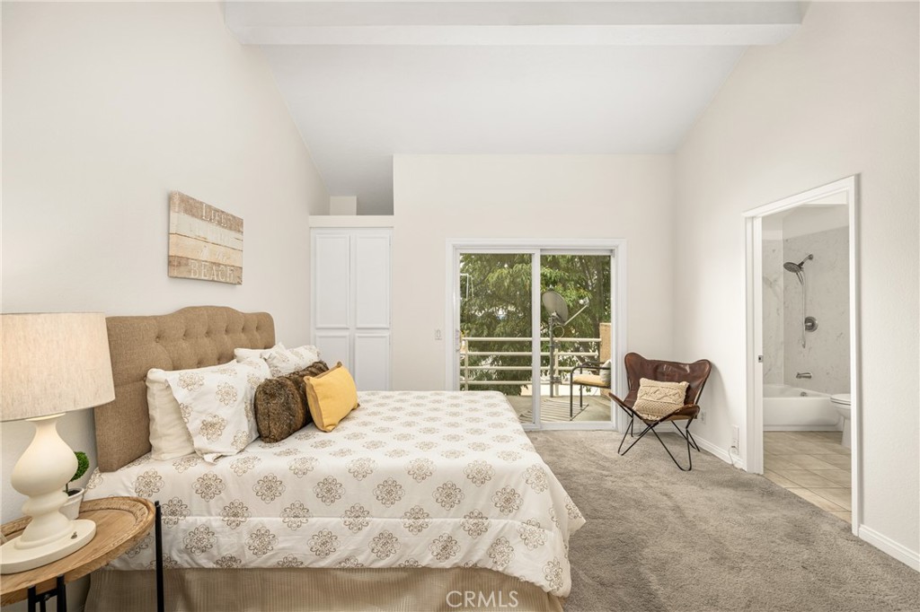 621 W Fletcher Avenue 3