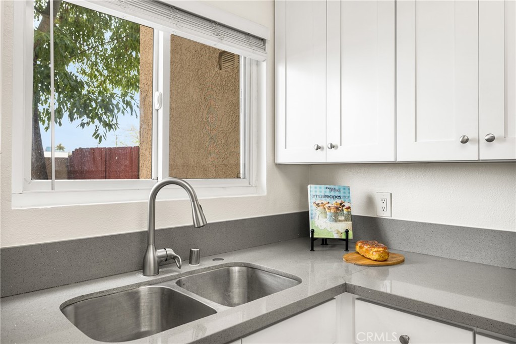 621 W Fletcher Avenue 3