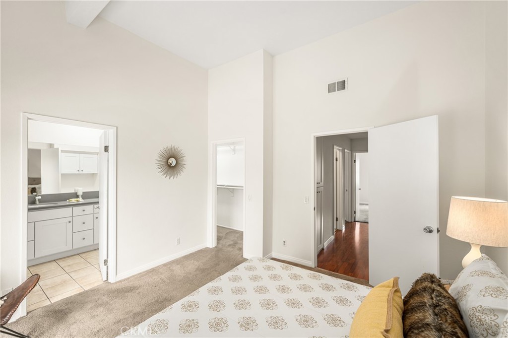 621 W Fletcher Avenue 3