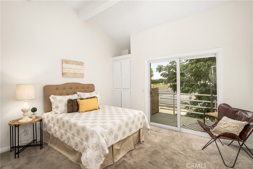 621 W Fletcher Avenue 3