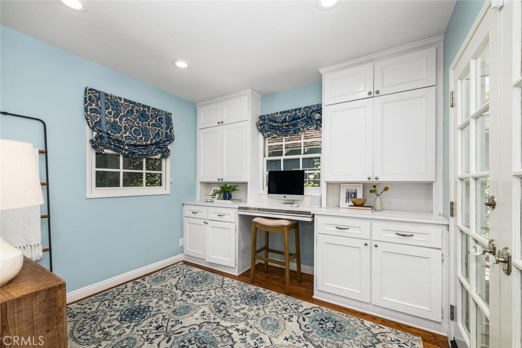 1041 E Tehachapi Drive