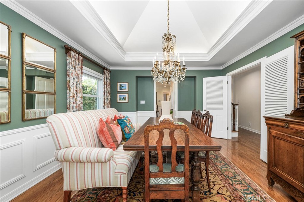 1041 E Tehachapi Drive