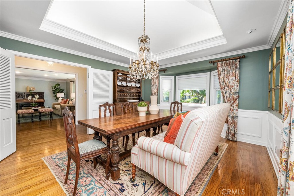 1041 E Tehachapi Drive