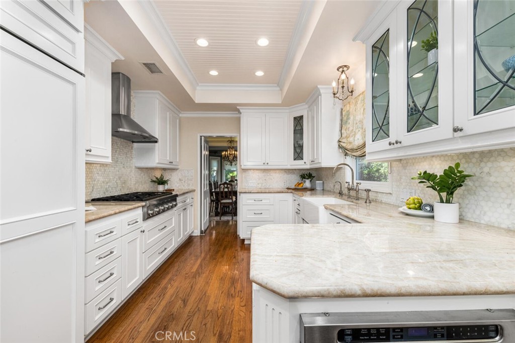 1041 E Tehachapi Drive