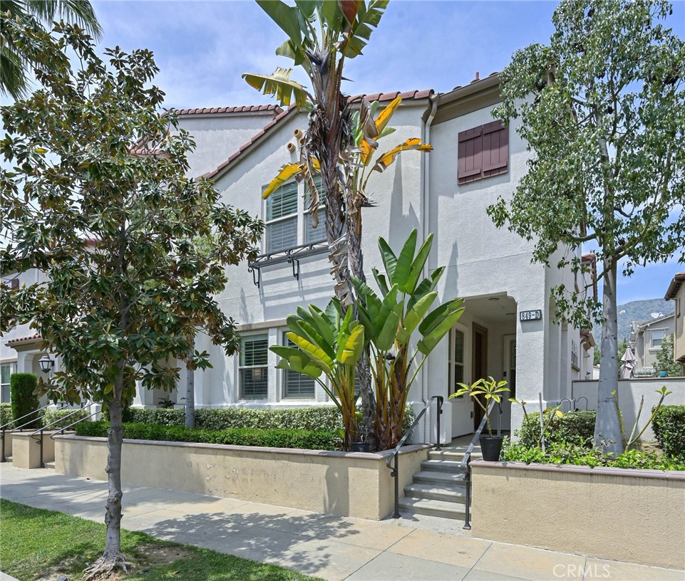 849 E PROMENADE D