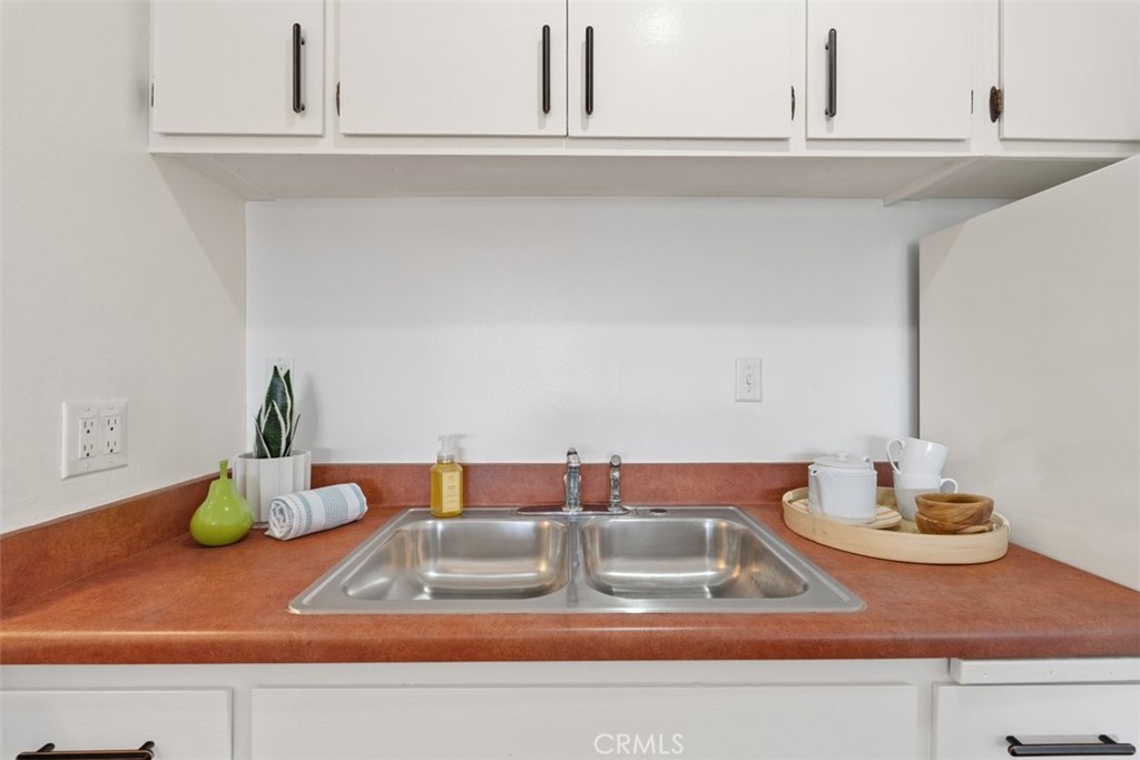 5585 E Pacific Coast Highway E 307