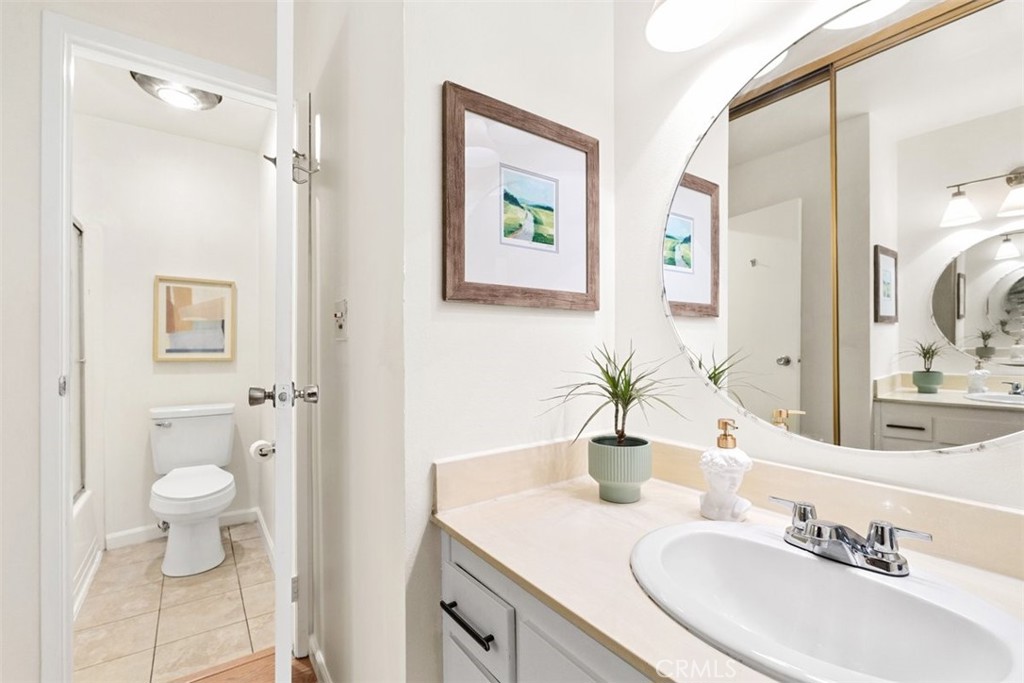 5585 E Pacific Coast Highway E 307