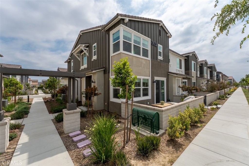 3652 E Moonlight Street 85