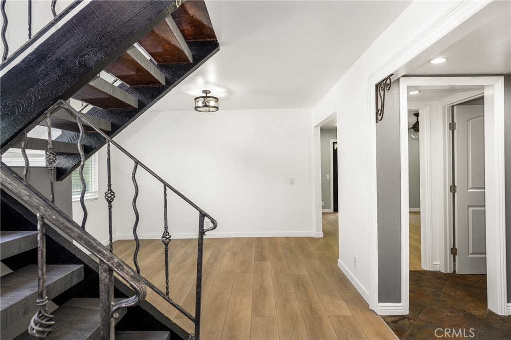 5554 E Vista Del Rio