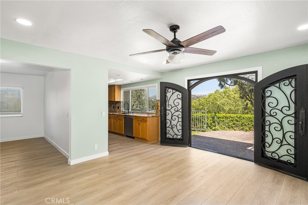 5554 E Vista Del Rio