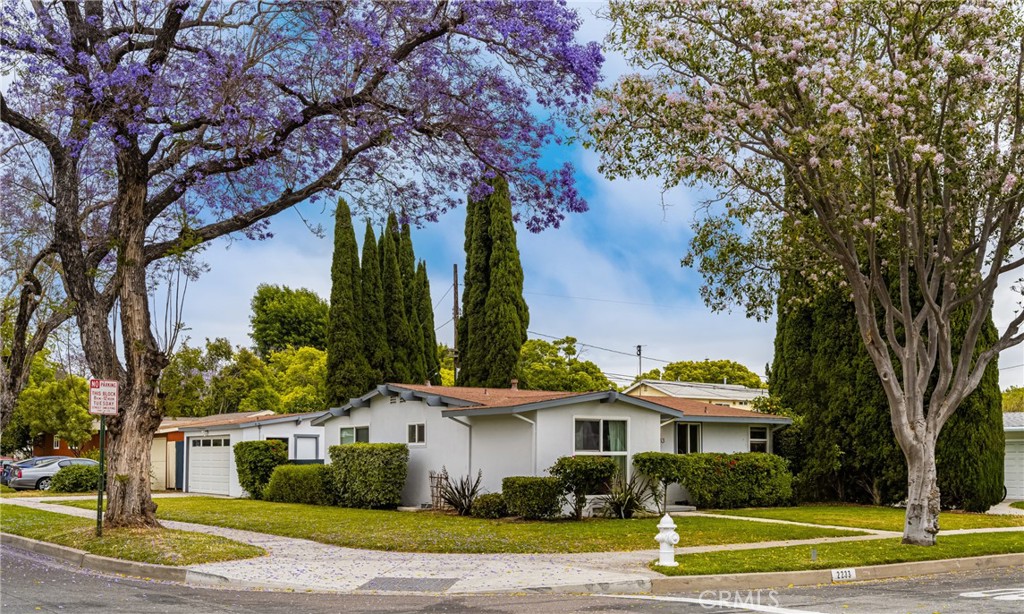 2233 N Spruce Street