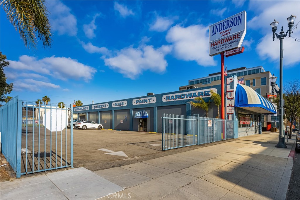 714 Pine Avenue