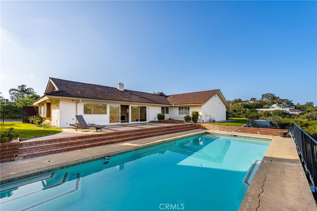 10655 Equestrian Drive