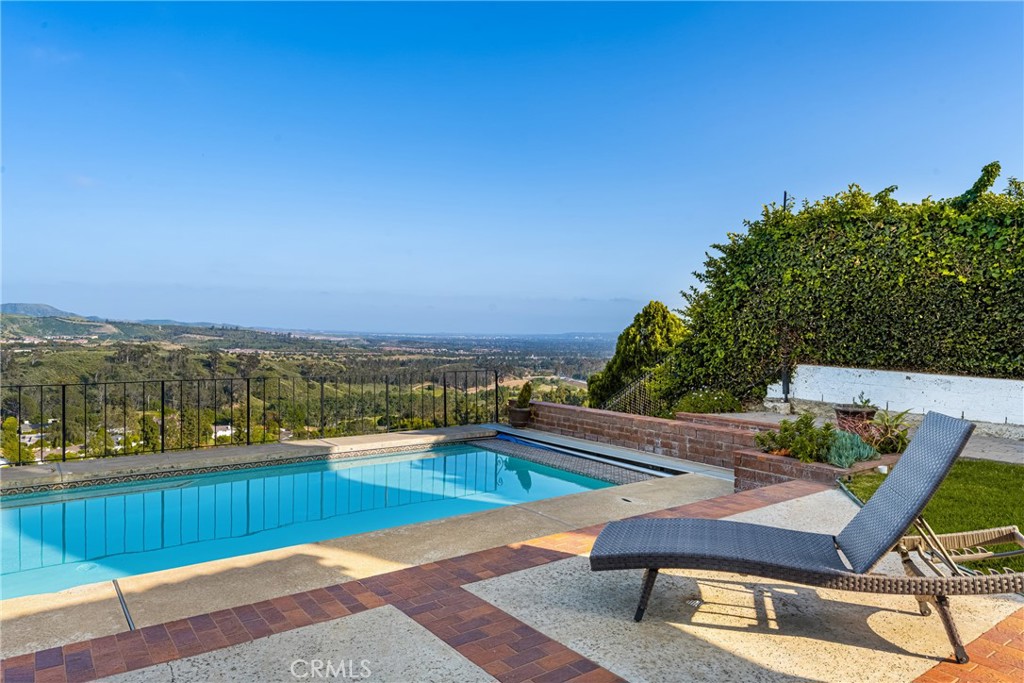 10655 Equestrian Drive