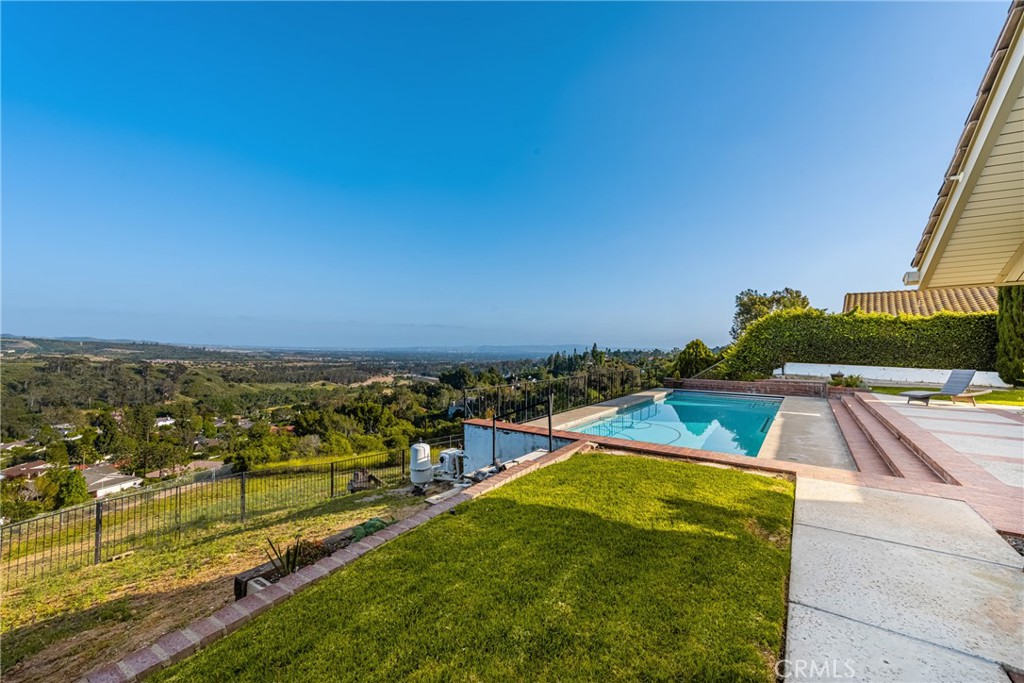 10655 Equestrian Drive