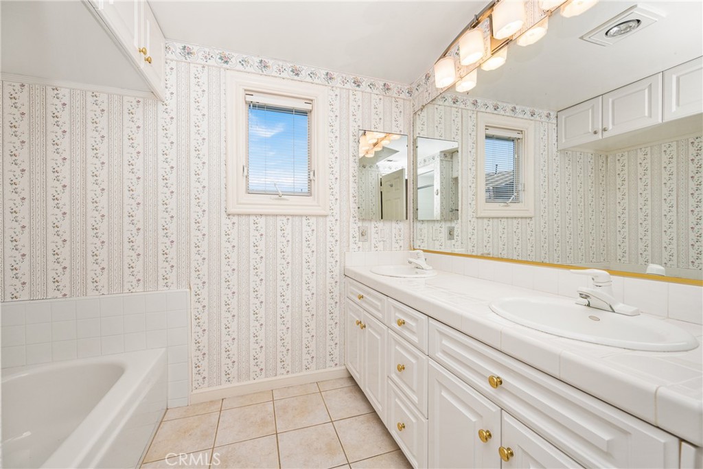 10655 Equestrian Drive