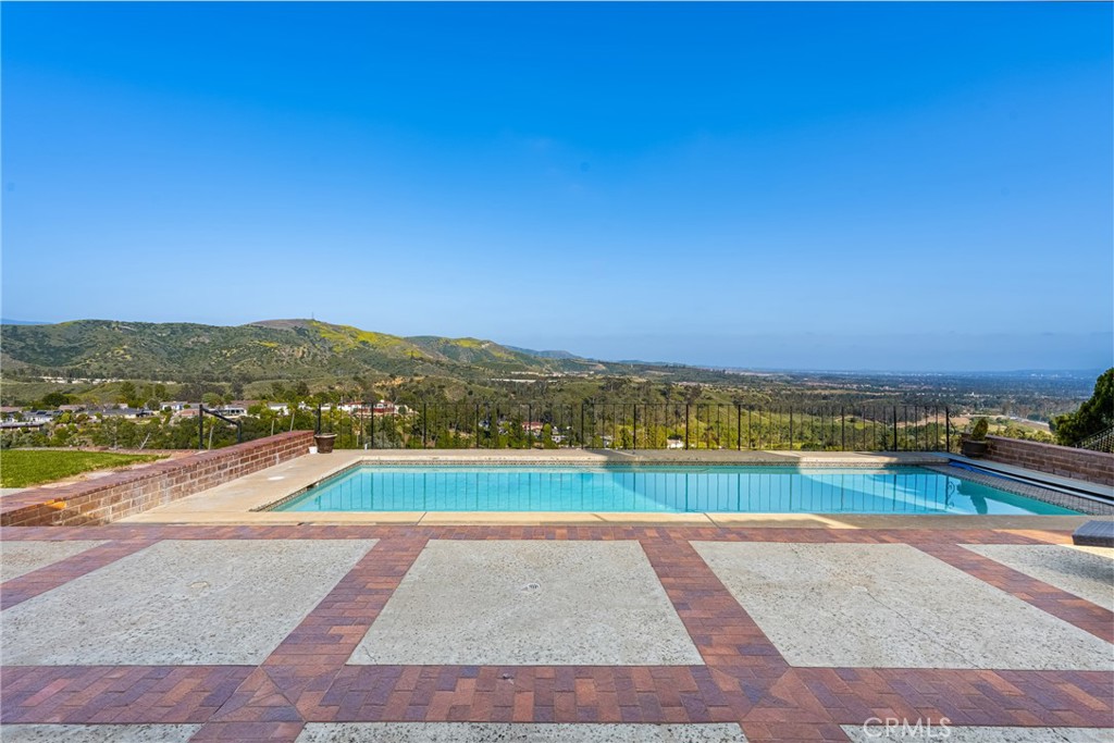 10655 Equestrian Drive