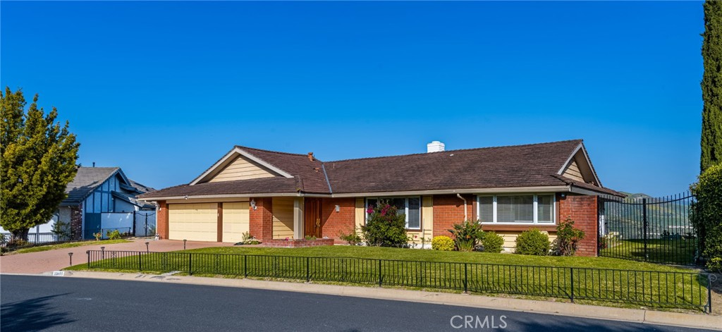 10655 Equestrian Drive