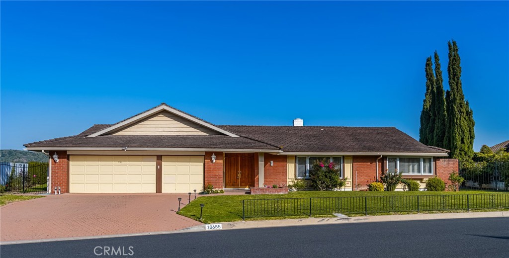 10655 Equestrian Drive