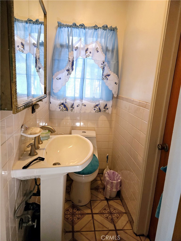 6834 Mayflower Avenue