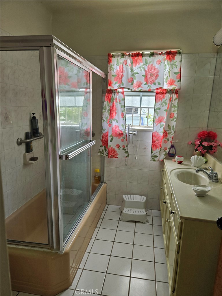 6834 Mayflower Avenue