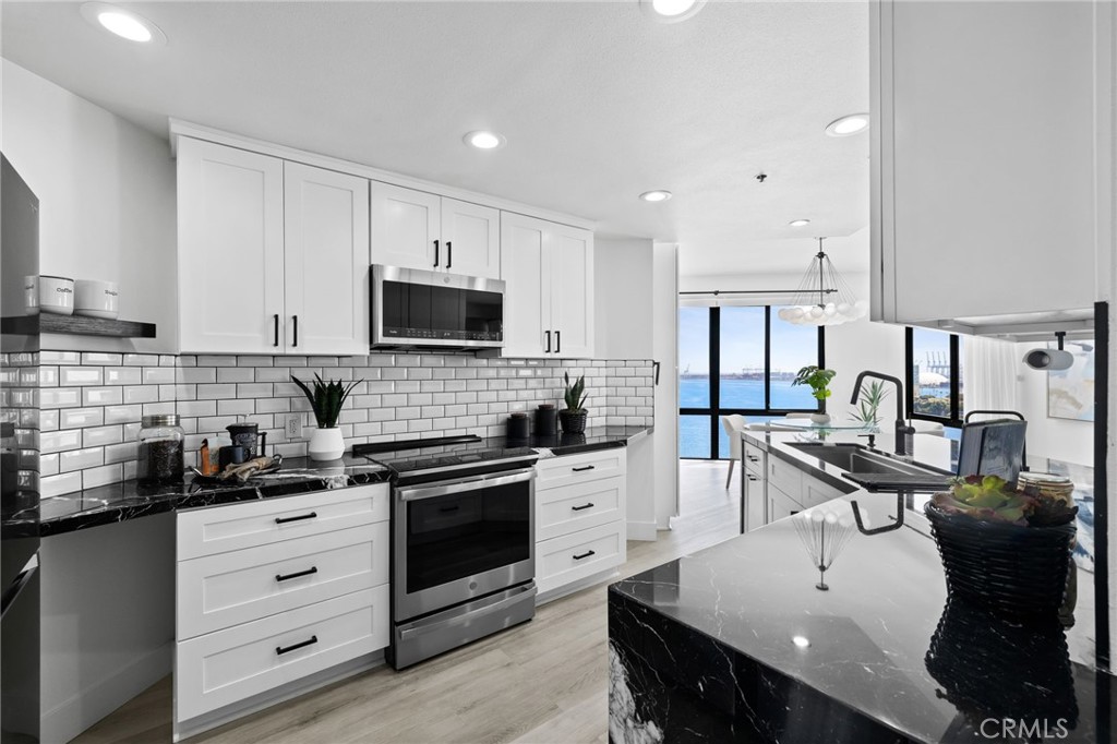 1310 E Ocean Boulevard 1403