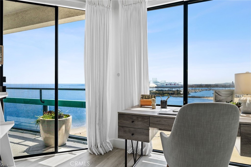 1310 E Ocean Boulevard 1403