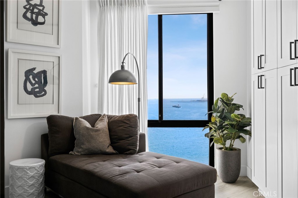 1310 E Ocean Boulevard 1403