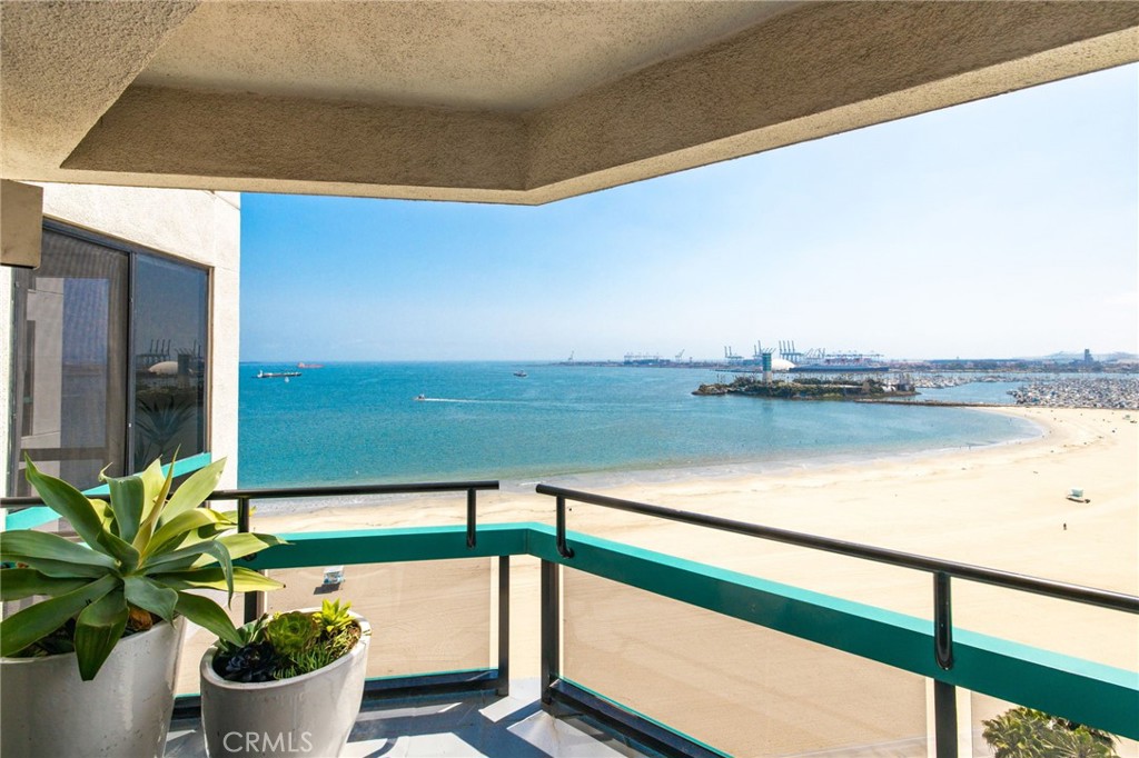 1310 E Ocean Boulevard 1403