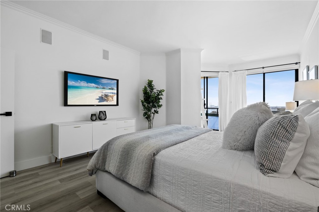 1310 E Ocean Boulevard 1403